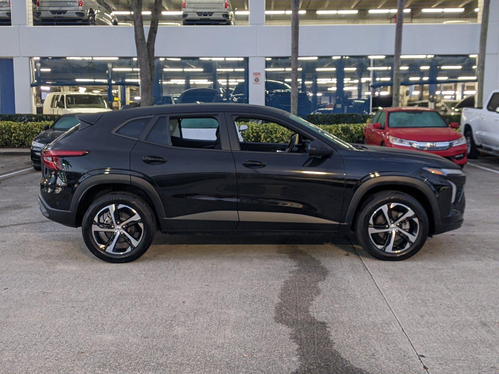 2024 Chevrolet Trax Vehicle Photo in PEMBROKE PINES, FL 33024-6534