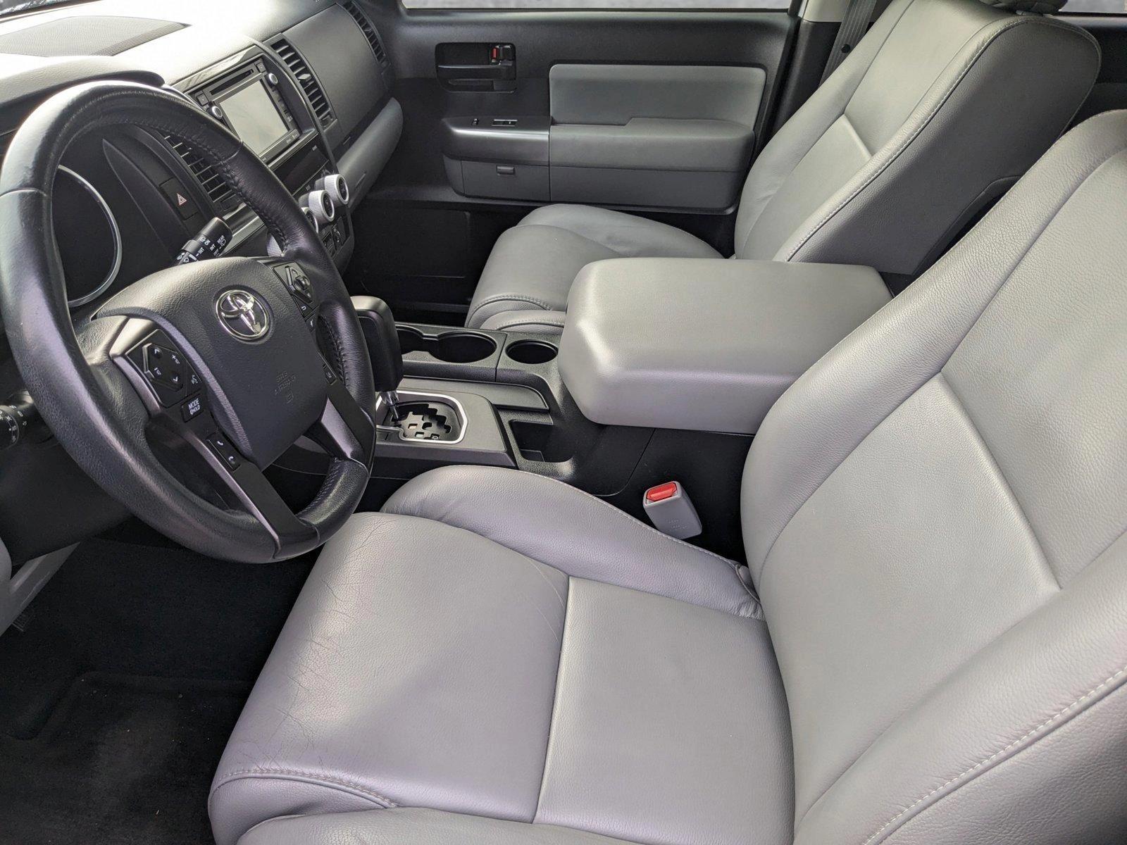 2018 Toyota Sequoia Vehicle Photo in Tampa, FL 33614