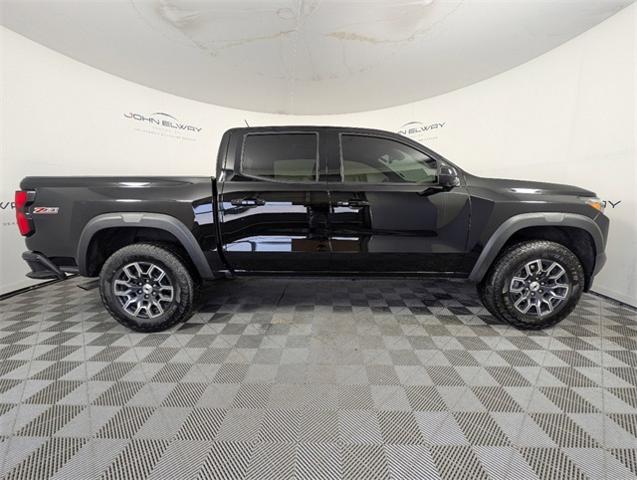 2024 Chevrolet Colorado Vehicle Photo in ENGLEWOOD, CO 80113-6708