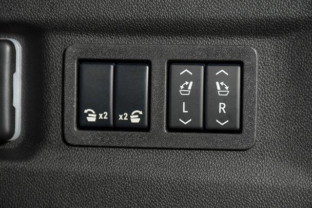 2025 GMC Yukon XL Vehicle Photo in PUYALLUP, WA 98371-4149