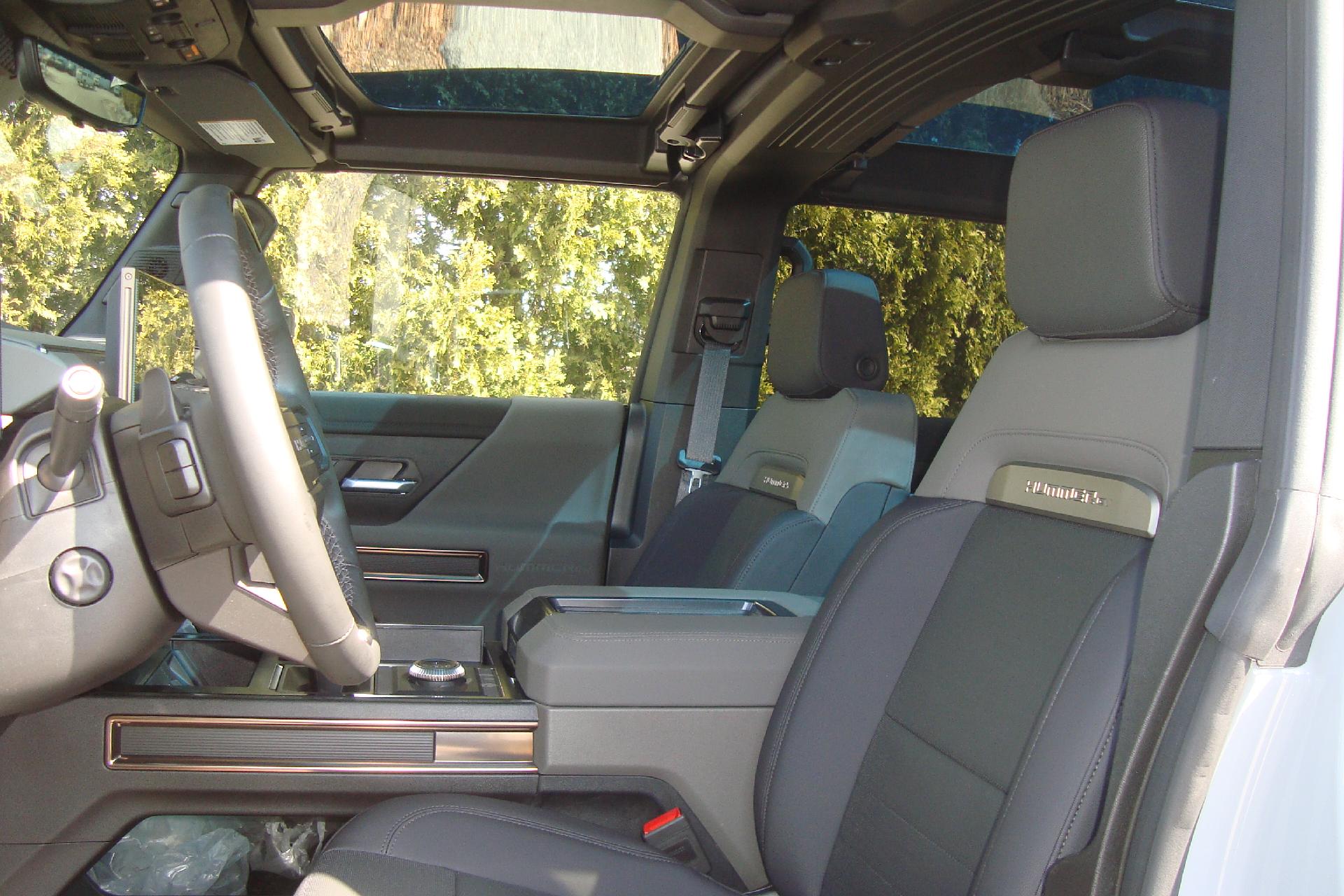 2025 GMC HUMMER EV SUV Vehicle Photo in PORTSMOUTH, NH 03801-4196