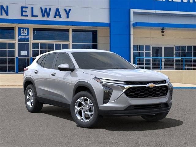 2025 Chevrolet Trax Vehicle Photo in ENGLEWOOD, CO 80113-6708