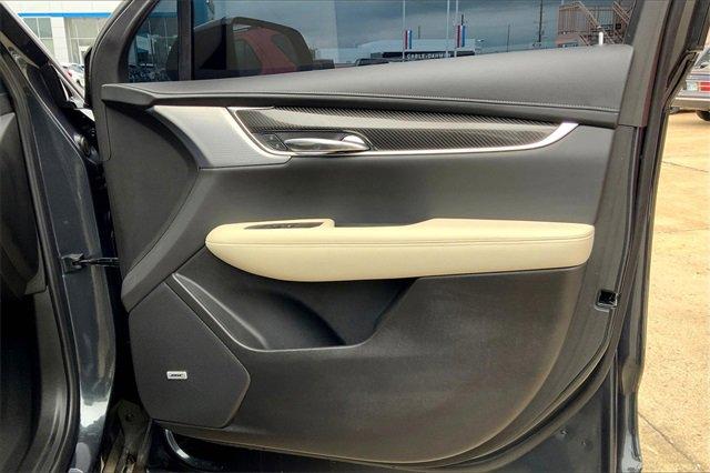 2023 Cadillac XT6 Vehicle Photo in TOPEKA, KS 66609-0000