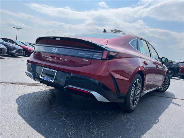 2024 Hyundai SONATA Hybrid Vehicle Photo in O'Fallon, IL 62269