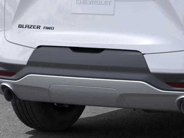 2025 Chevrolet Blazer Vehicle Photo in MOON TOWNSHIP, PA 15108-2571