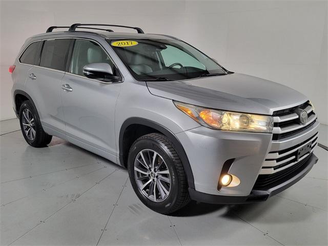 2017 Toyota Highlander Vehicle Photo in PRESCOTT, AZ 86305-3700