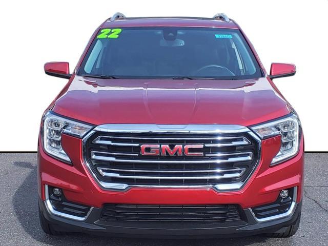 Used 2022 GMC Terrain SLT with VIN 3GKALPEV0NL158555 for sale in Smithtown, NY