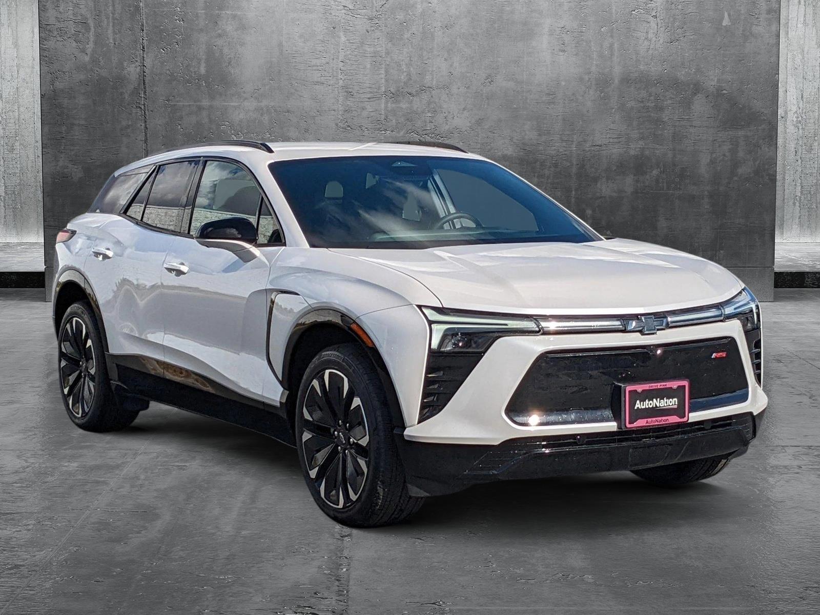 2024 Chevrolet Blazer EV Vehicle Photo in VALENCIA, CA 91355-1705