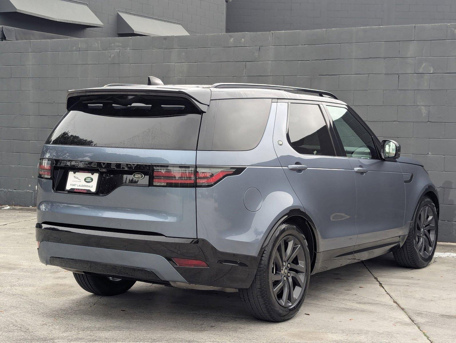 2023 Land Rover Discovery Vehicle Photo in Pompano Beach, FL 33064