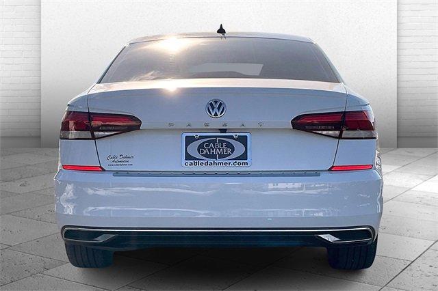 2022 Volkswagen Passat Vehicle Photo in INDEPENDENCE, MO 64055-1314