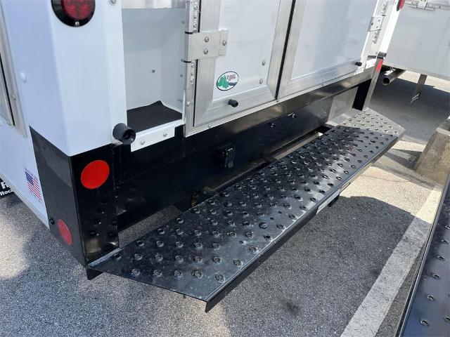 2025 Chevrolet Express Cutaway 3500 Vehicle Photo in ALCOA, TN 37701-3235