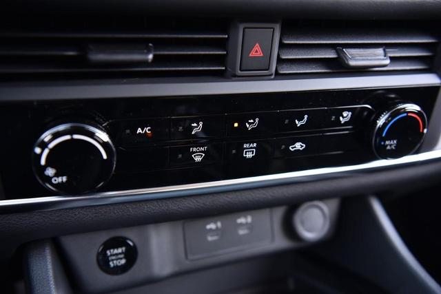 2025 Nissan Rogue Vehicle Photo in Ballwin, MO 63011