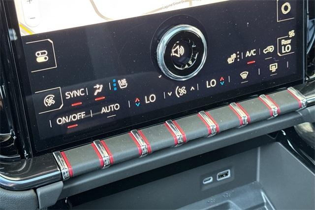 2025 GMC Yukon Vehicle Photo in ELK GROVE, CA 95757-8703