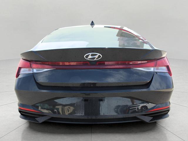 2022 Hyundai ELANTRA Vehicle Photo in Green Bay, WI 54304