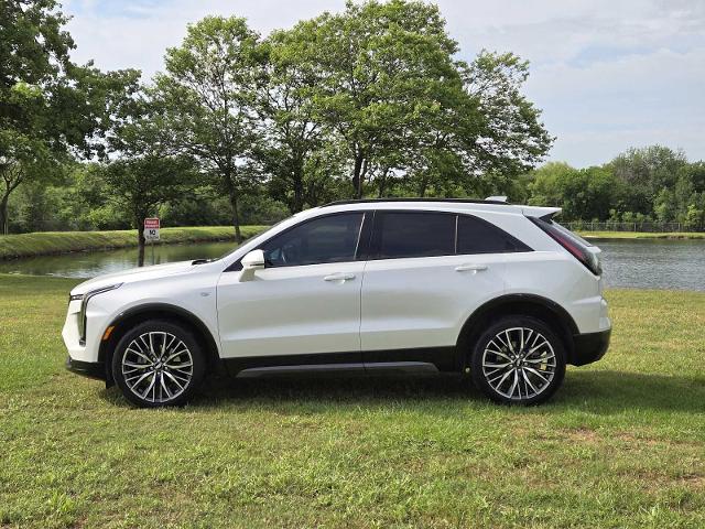 2024 Cadillac XT4 Vehicle Photo in DENTON, TX 76210-9321