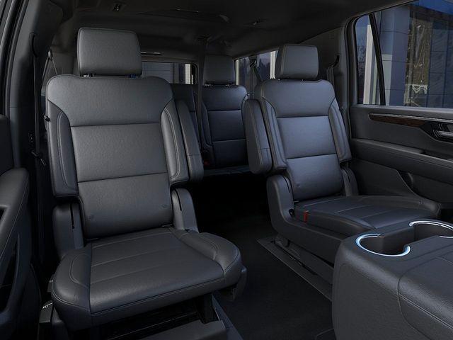 2025 Chevrolet Suburban Vehicle Photo in DANBURY, CT 06810-5034