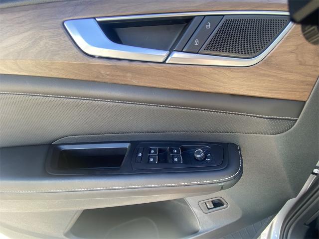 2024 Volkswagen Atlas Vehicle Photo in Greenville, TX 75402