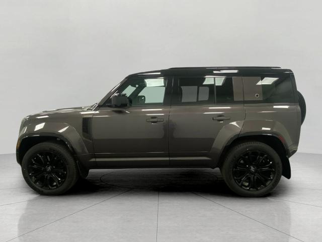 2025 Defender Vehicle Photo in Appleton, WI 54913