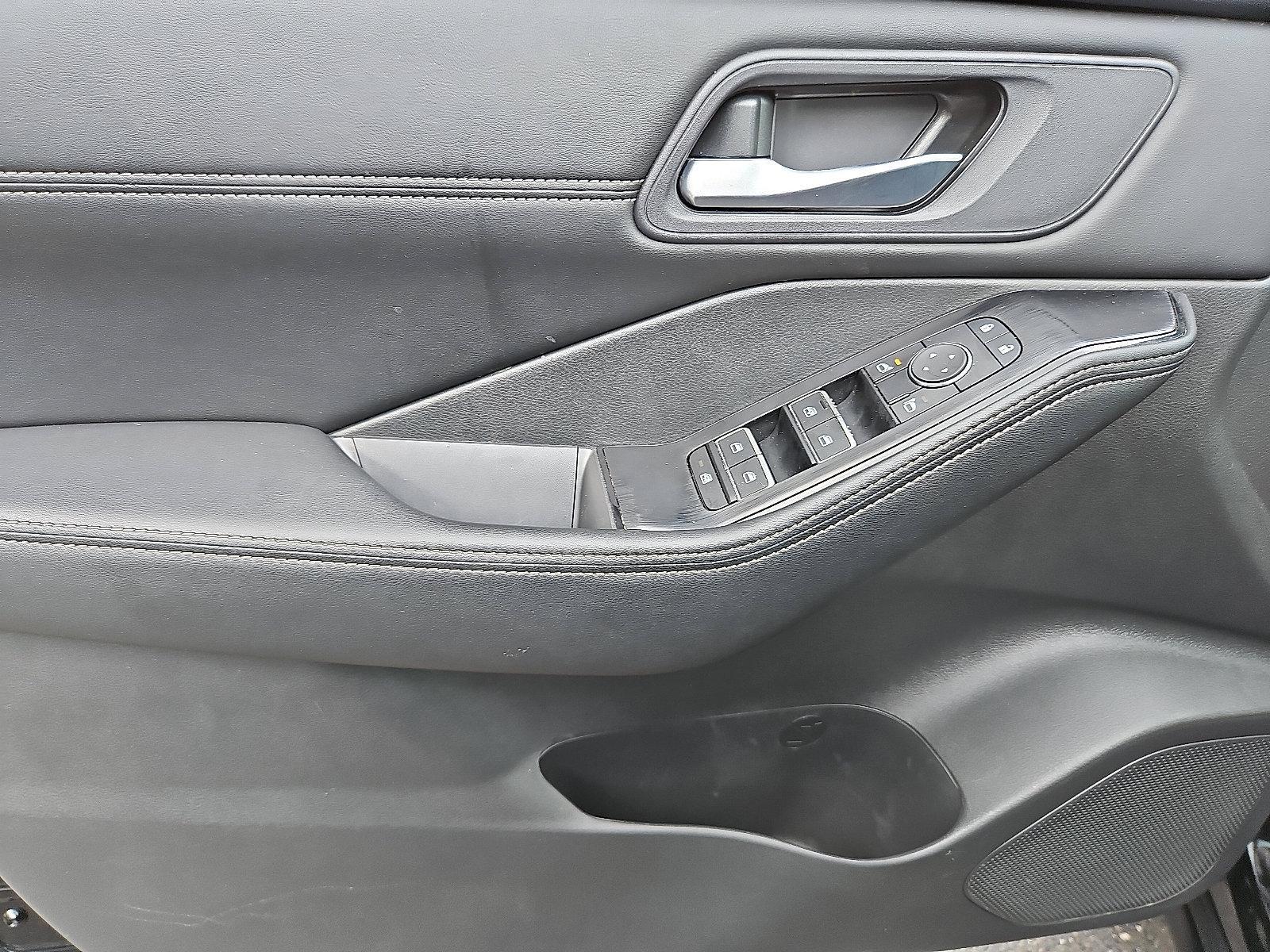 2024 Nissan Rogue Vehicle Photo in Jenkintown, PA 19046