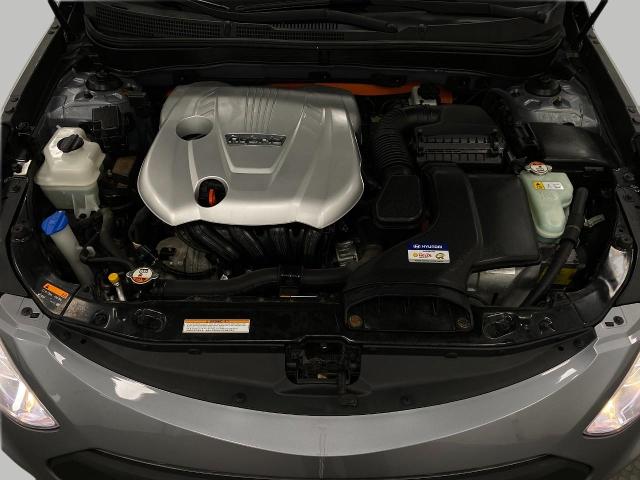 2014 Hyundai SONATA Hybrid Vehicle Photo in Appleton, WI 54913
