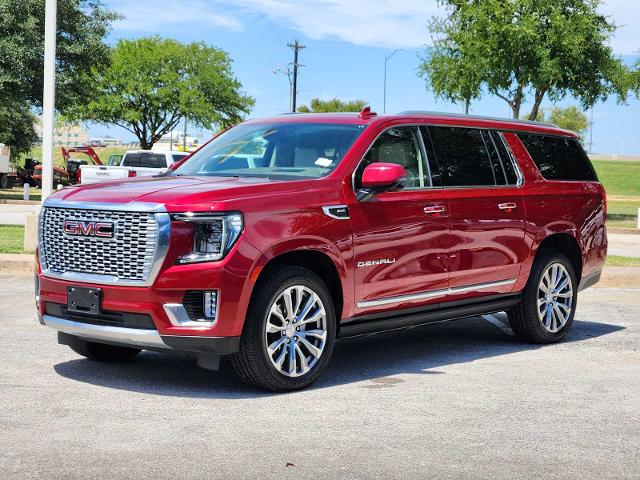2023 GMC Yukon XL Vehicle Photo in DENTON, TX 76210-9321