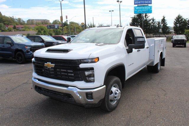 2024 Chevrolet Silverado 3500 HD Chassis Cab Vehicle Photo in SAINT CLAIRSVILLE, OH 43950-8512