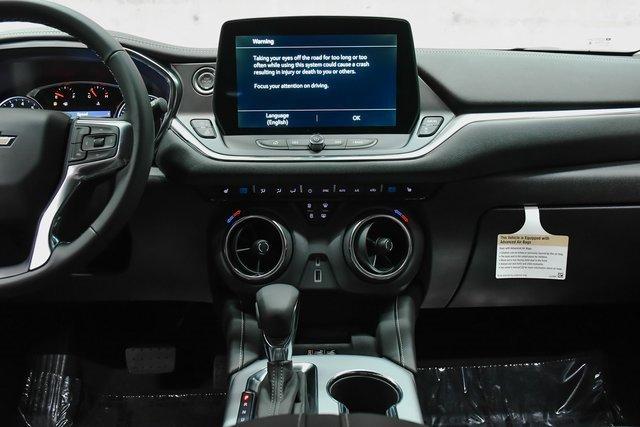 2025 Chevrolet Blazer Vehicle Photo in EVERETT, WA 98203-5662