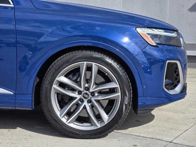 2025 Audi SQ7 Vehicle Photo in SUGAR LAND, TX 77478