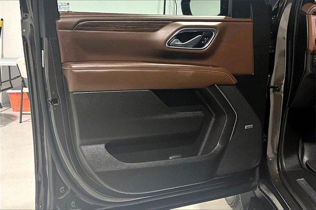 2021 Chevrolet Suburban Vehicle Photo in TOPEKA, KS 66609-0000