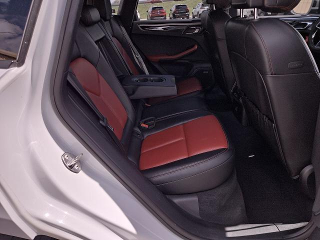 2018 Porsche Macan Vehicle Photo in NEDERLAND, TX 77627-8017