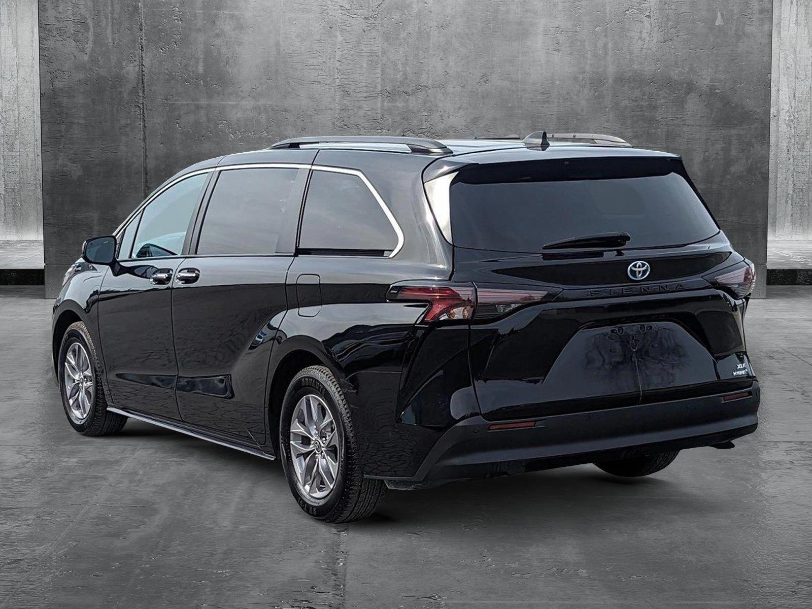2023 Toyota Sienna Vehicle Photo in Spokane Valley, WA 99212
