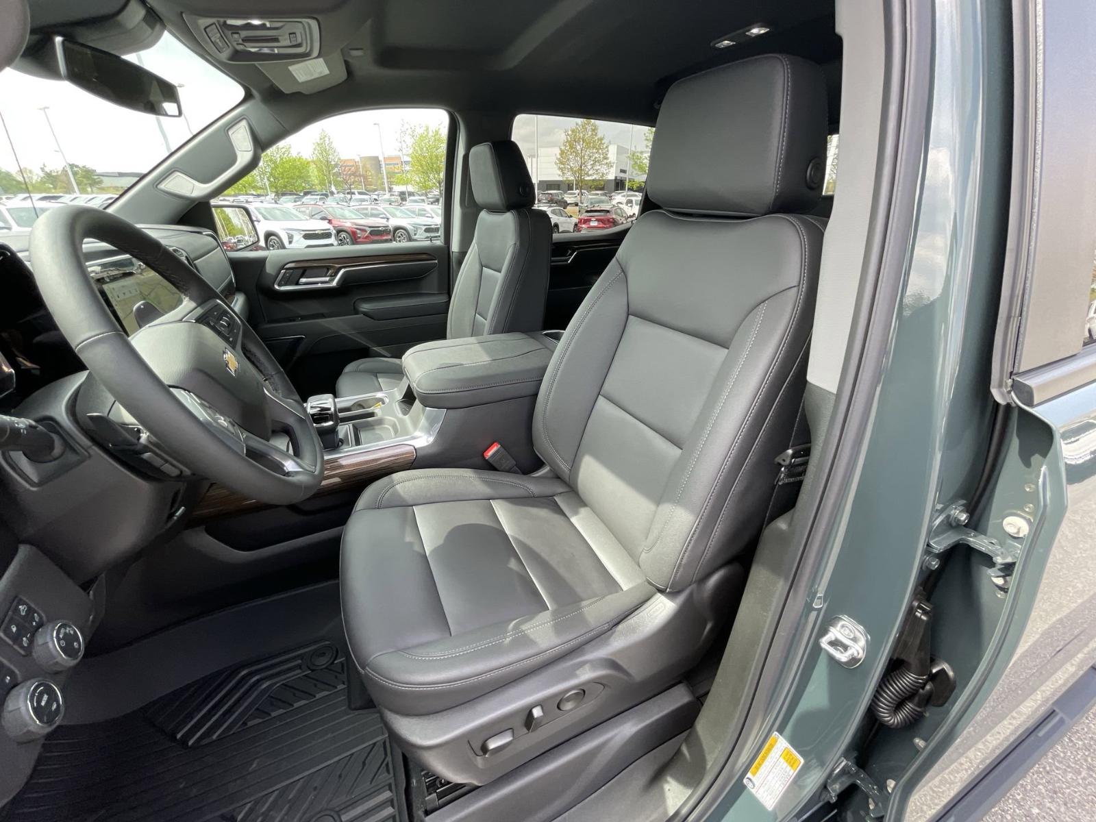 2025 Chevrolet Silverado 1500 Vehicle Photo in BENTONVILLE, AR 72712-4322
