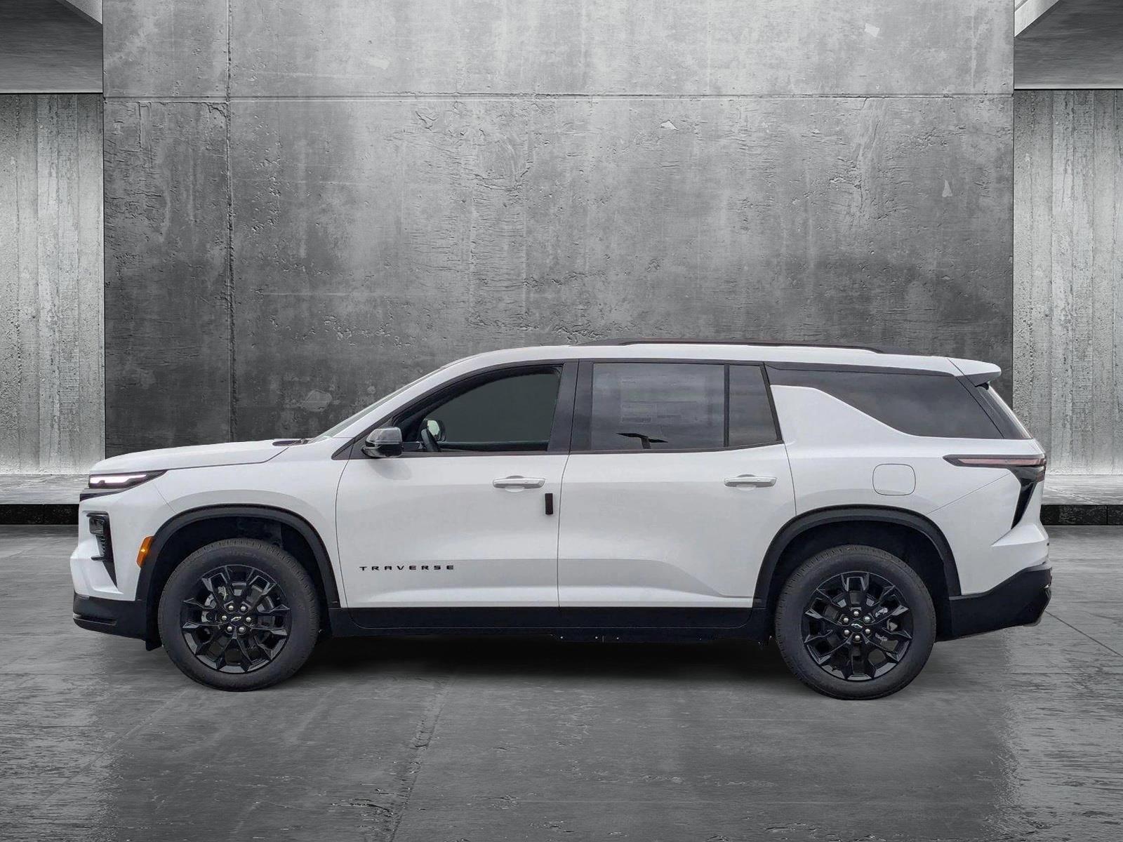 2025 Chevrolet Traverse Vehicle Photo in VALENCIA, CA 91355-1705