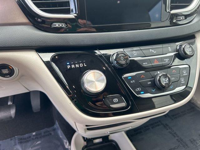 2018 Chrysler Pacifica Vehicle Photo in MEDINA, OH 44256-9631