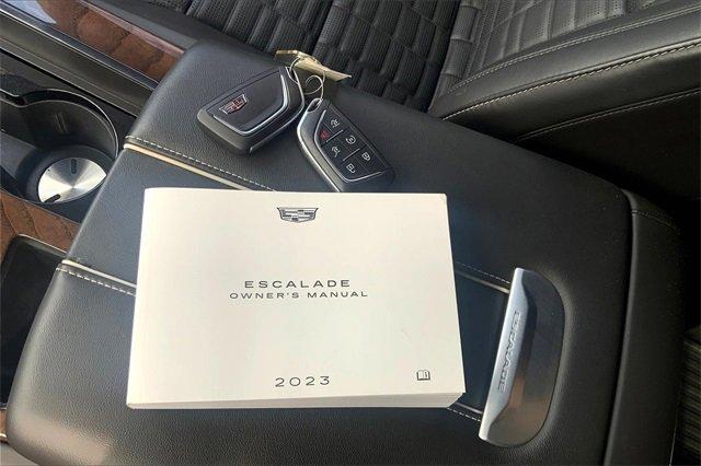 2023 Cadillac Escalade Vehicle Photo in KANSAS CITY, MO 64114-4545