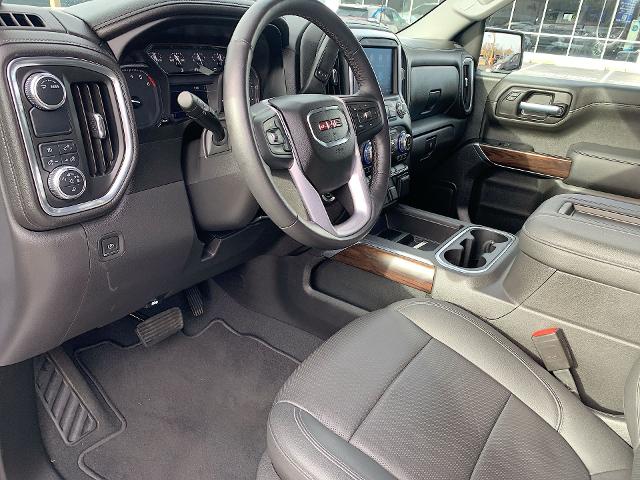 2021 GMC Sierra 1500 Vehicle Photo in MOON TOWNSHIP, PA 15108-2571