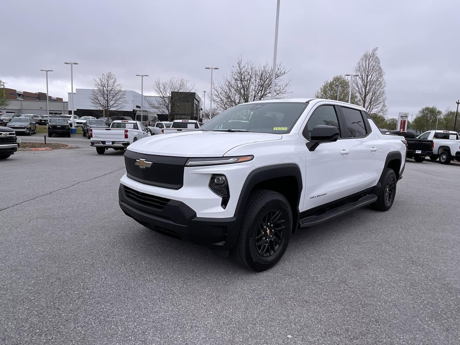 2024 Chevrolet Silverado EV Vehicle Photo in BENTONVILLE, AR 72712-4322