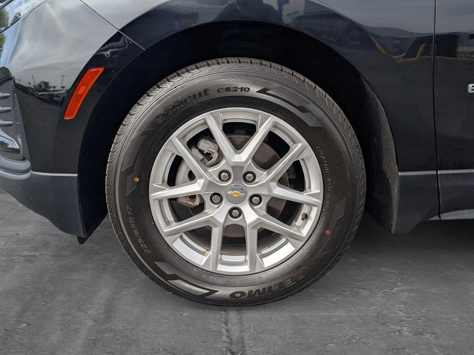 2022 Chevrolet Equinox Vehicle Photo in VALENCIA, CA 91355-1705