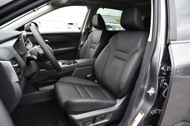 2025 Nissan Rogue Vehicle Photo in Ballwin, MO 63011