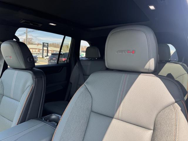 2025 GMC Acadia Vehicle Photo in LOWELL, MA 01852-4336