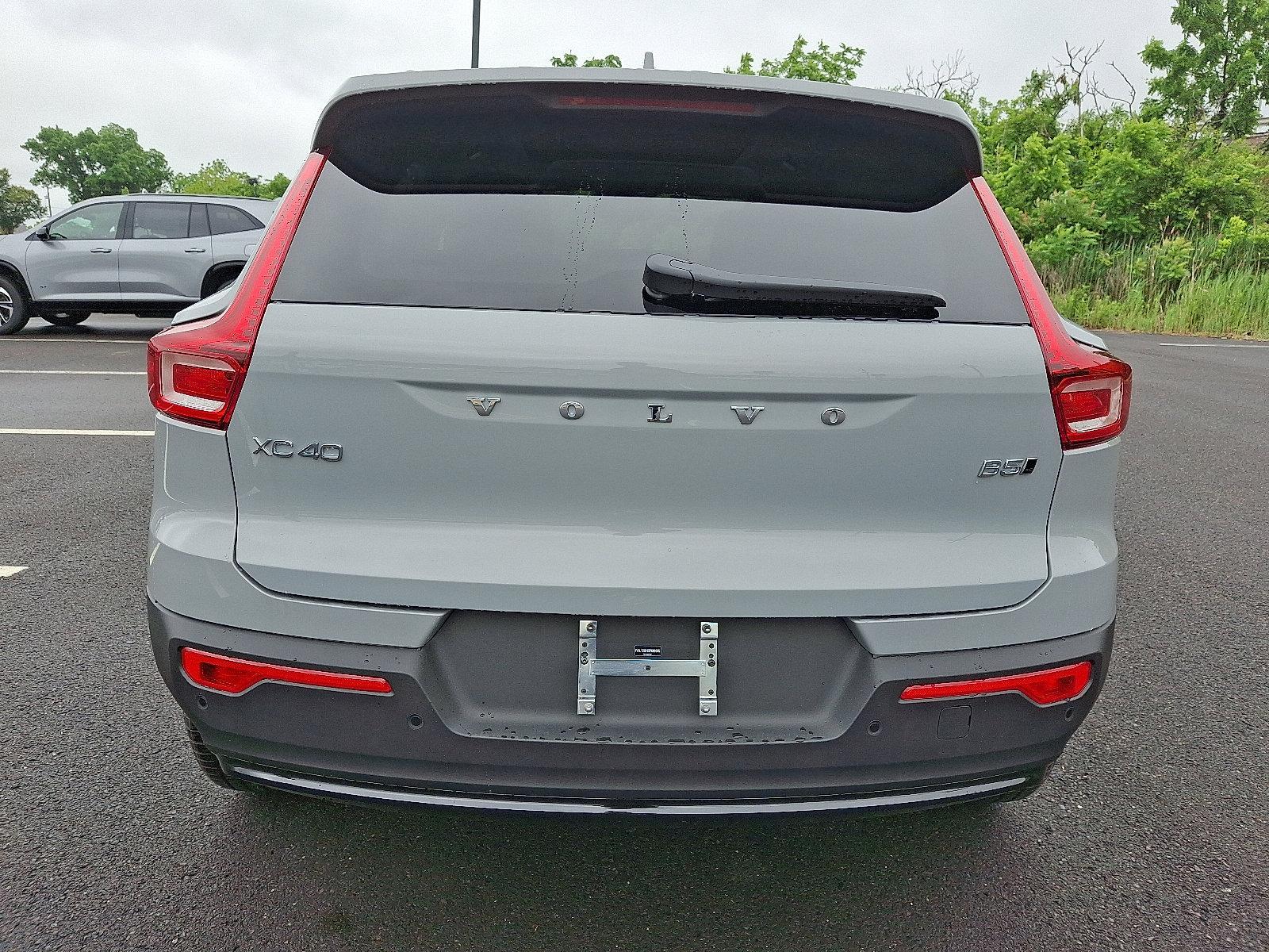 2025 Volvo XC40 Vehicle Photo in Trevose, PA 19053