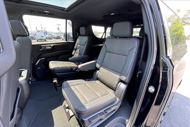 2025 Chevrolet Suburban Vehicle Photo in INDEPENDENCE, MO 64055-1314
