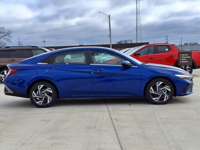 2025 Hyundai ELANTRA Vehicle Photo in Peoria, IL 61615