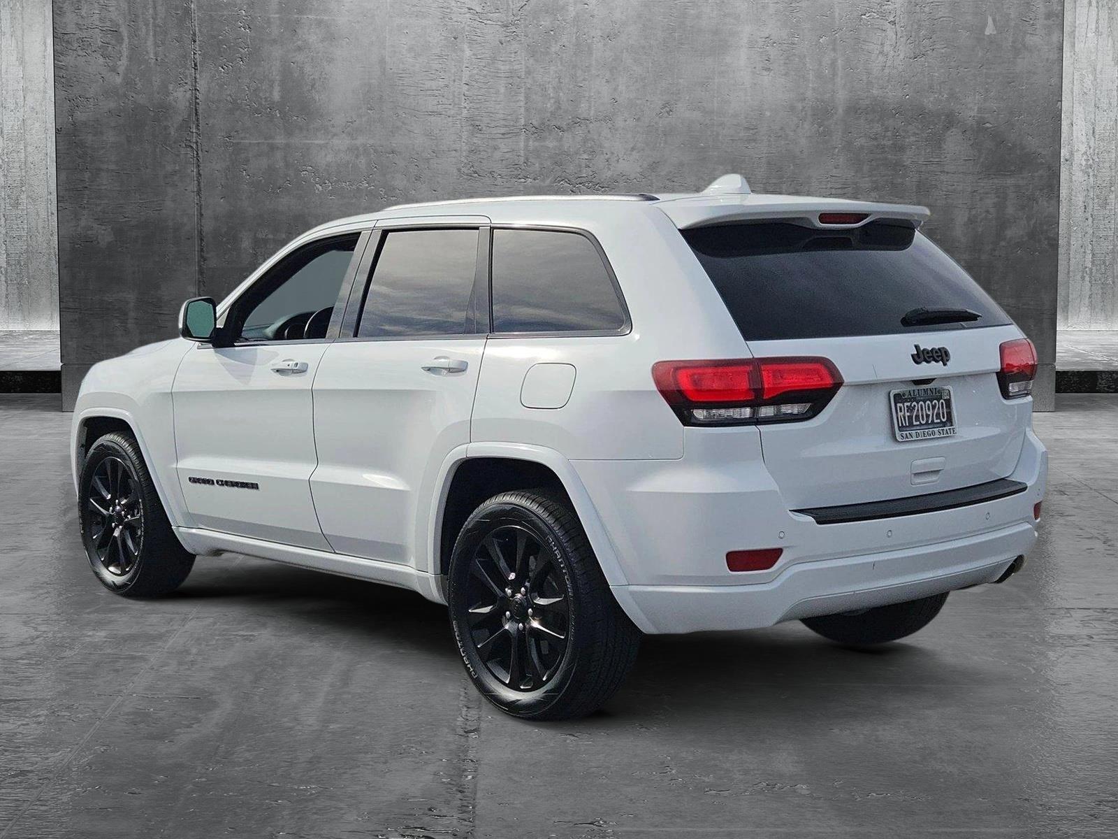 2017 Jeep Grand Cherokee Vehicle Photo in GILBERT, AZ 85297-0446