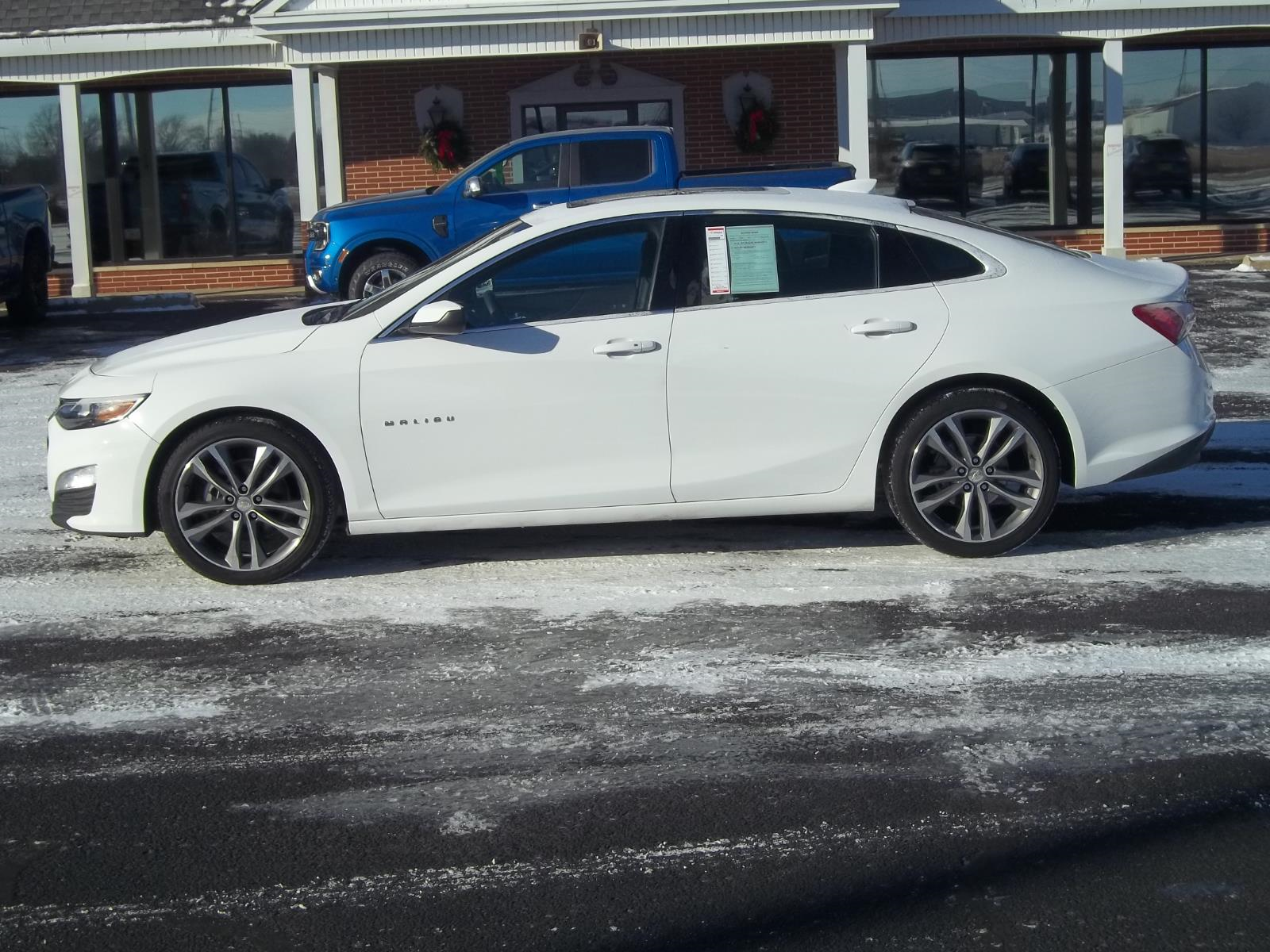 2022 Chevrolet Malibu 1LT photo 4