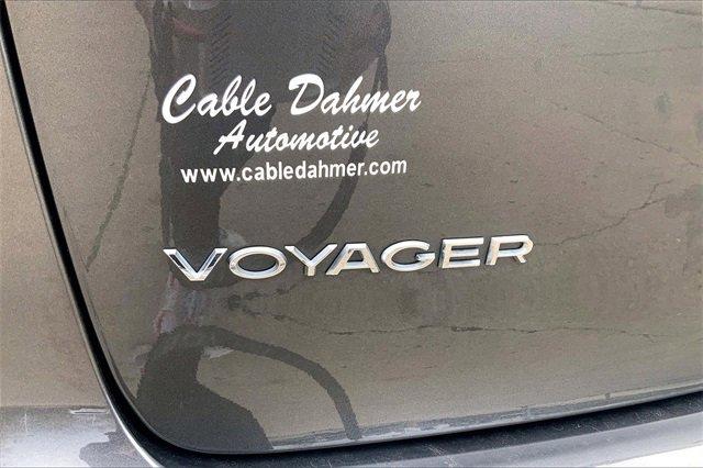 2021 Chrysler Voyager Vehicle Photo in KANSAS CITY, MO 64114-4502