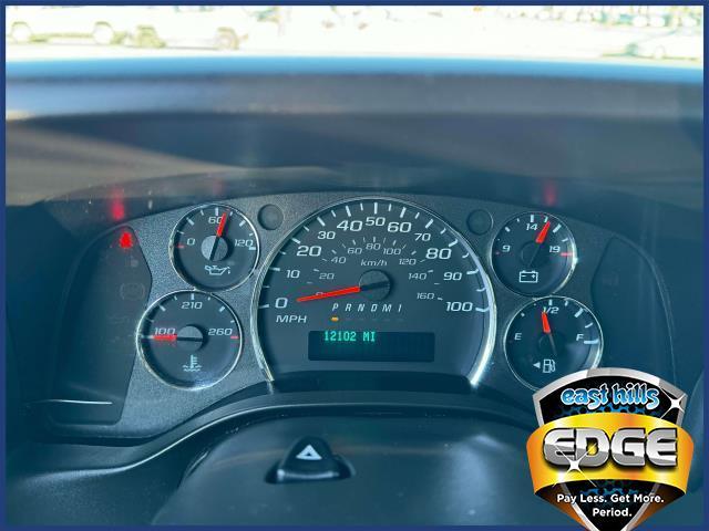2022 GMC Savana Cargo Van Vehicle Photo in Roslyn, NY 11576