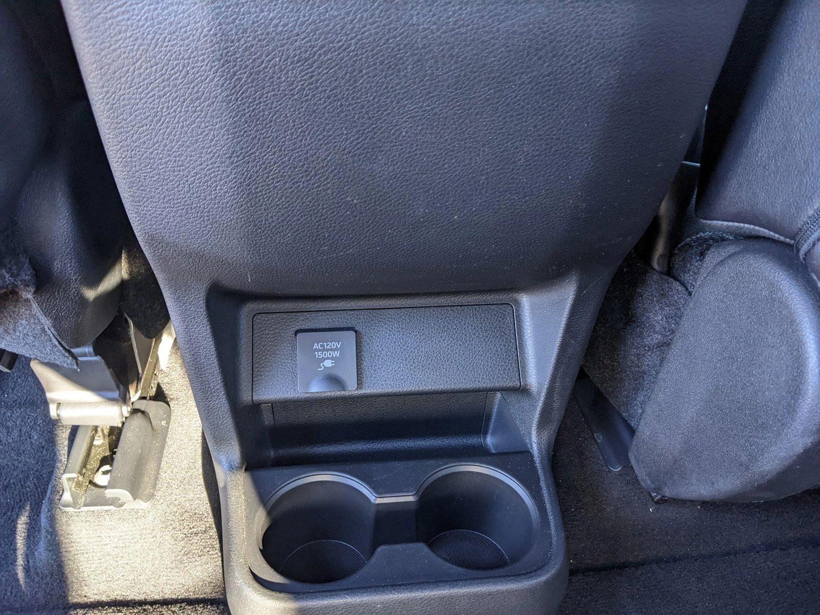 2022 Toyota Sienna Vehicle Photo in Austin, TX 78728