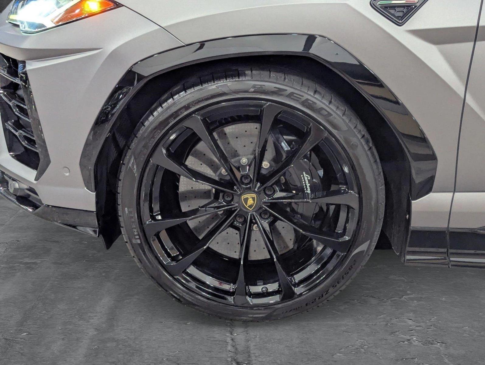 2019 Lamborghini Urus Vehicle Photo in Miami, FL 33169