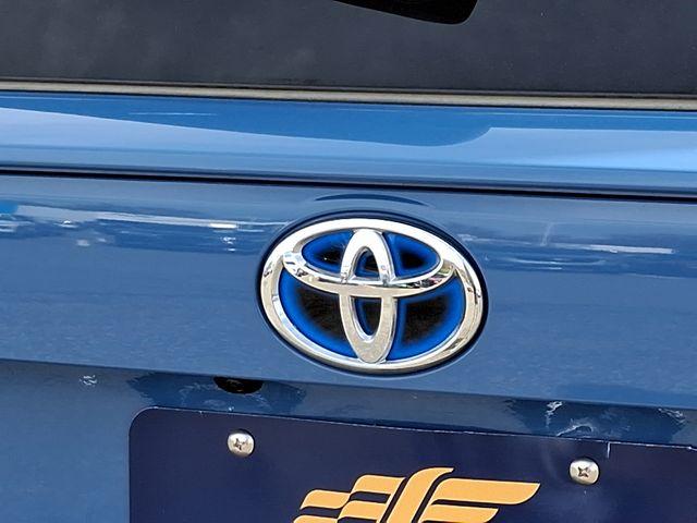 2022 Toyota RAV4 Hybrid Vehicle Photo in DANBURY, CT 06810-5034
